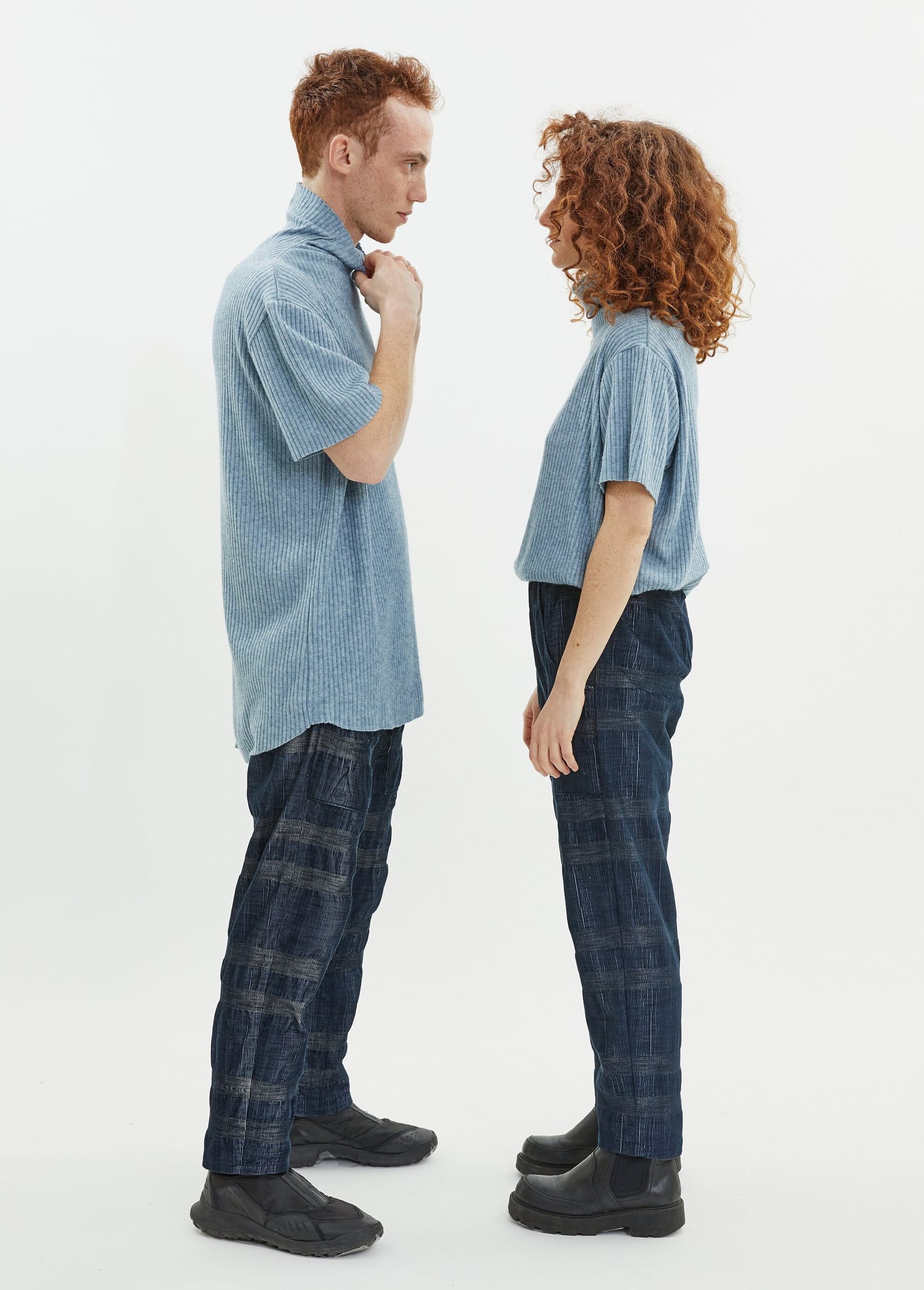 טופ צווארון גולף כחול — תמונה 5 מתוך 10