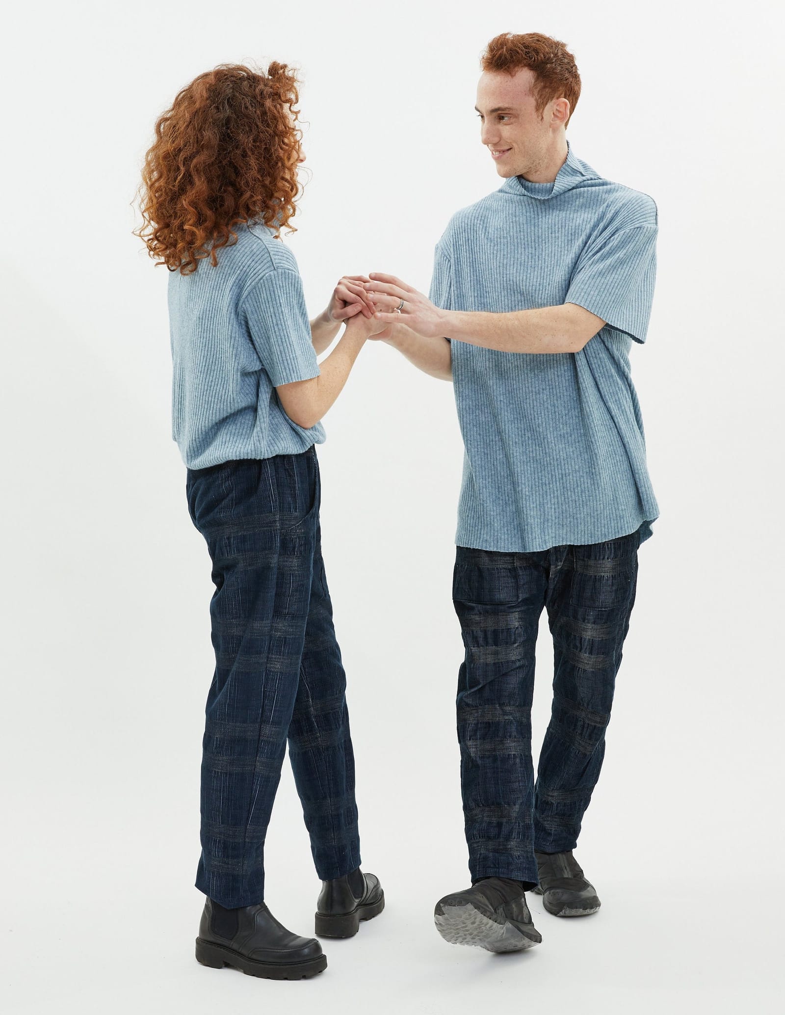 טופ צווארון גולף כחול — תמונה 7 מתוך 10