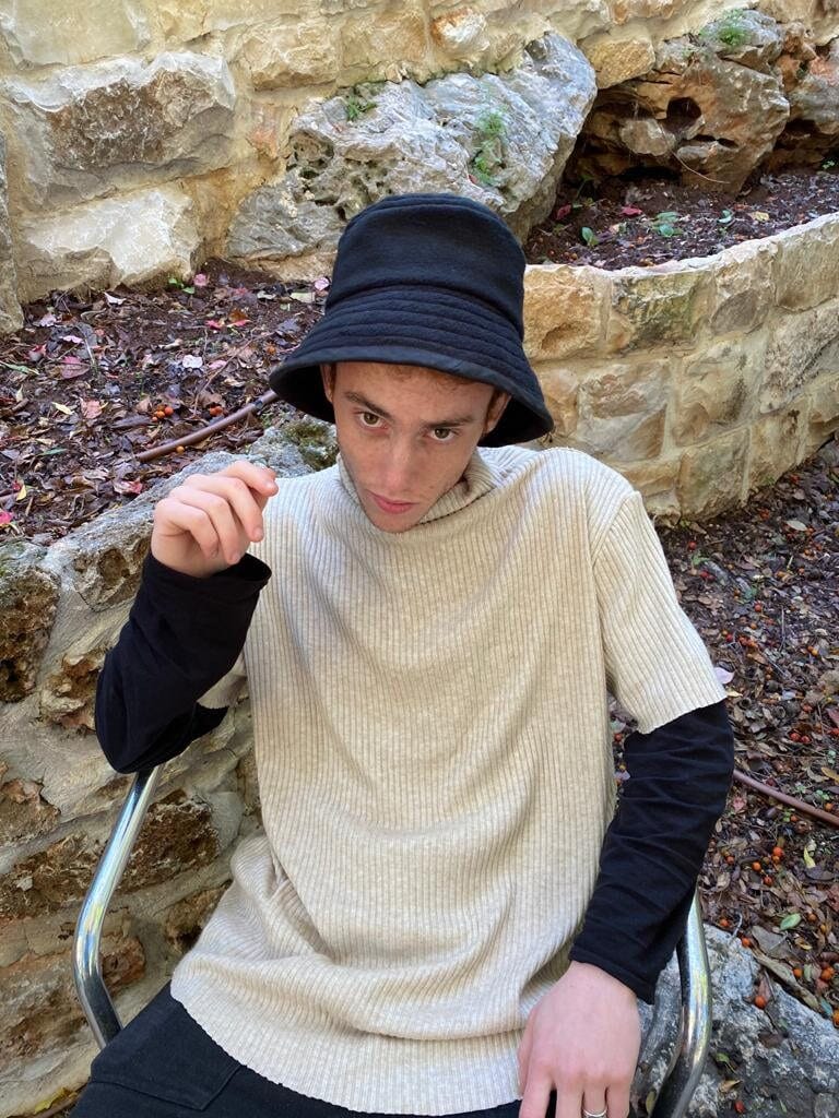 כובע באקט פליז שחור — תמונה 9 מתוך 9