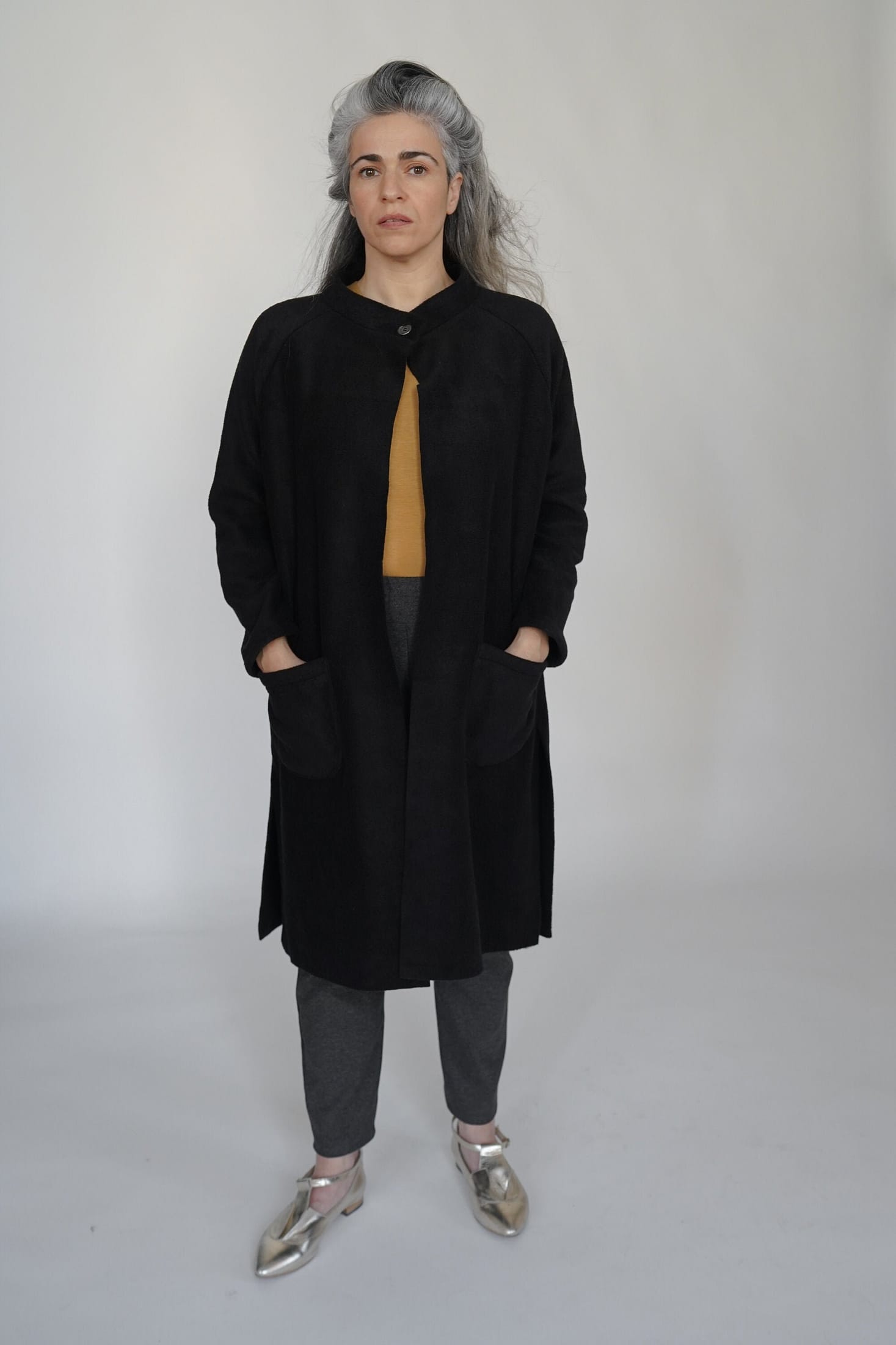 קרדיגן ארוך פליז שחור — תמונה 1 מתוך 7