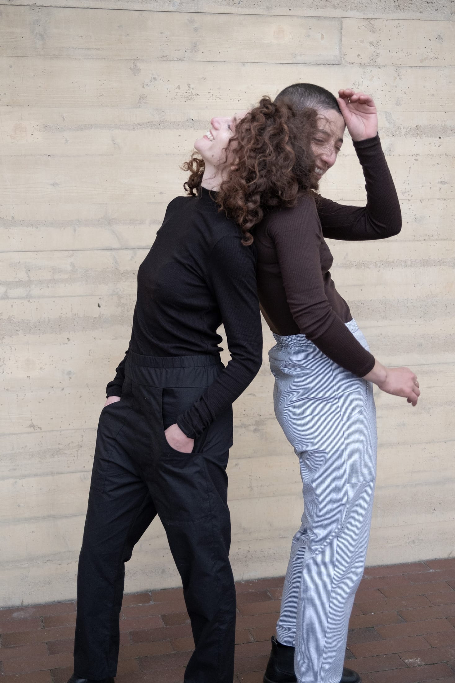 מכנסי רינה שחורים — תמונה 6 מתוך 9