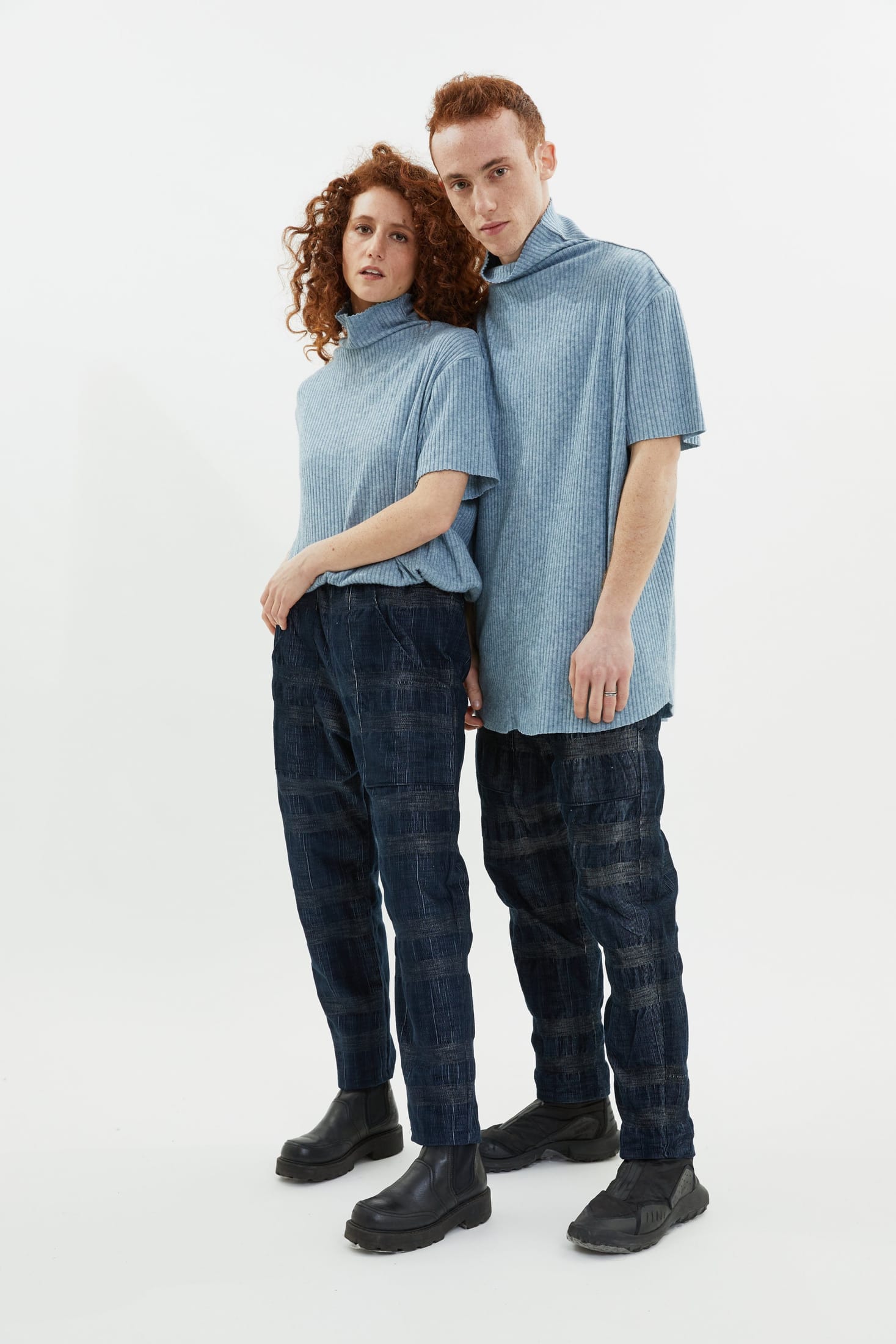 טופ צווארון גולף כחול — תמונה 8 מתוך 10